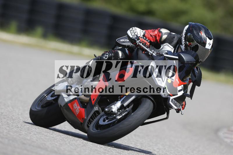 /Archiv-2025/09 22.04.2025 Cornu Master School ADR/rot-rouge/21